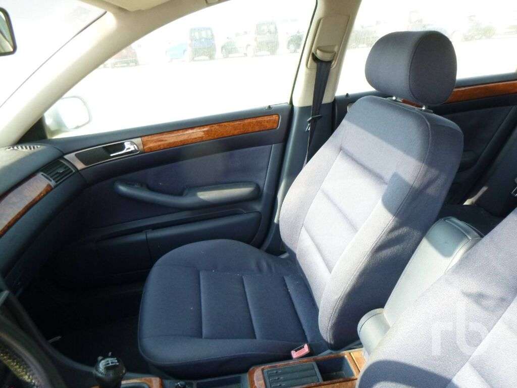 Vendesi sedan Audi A6 all'asta - Photo 15