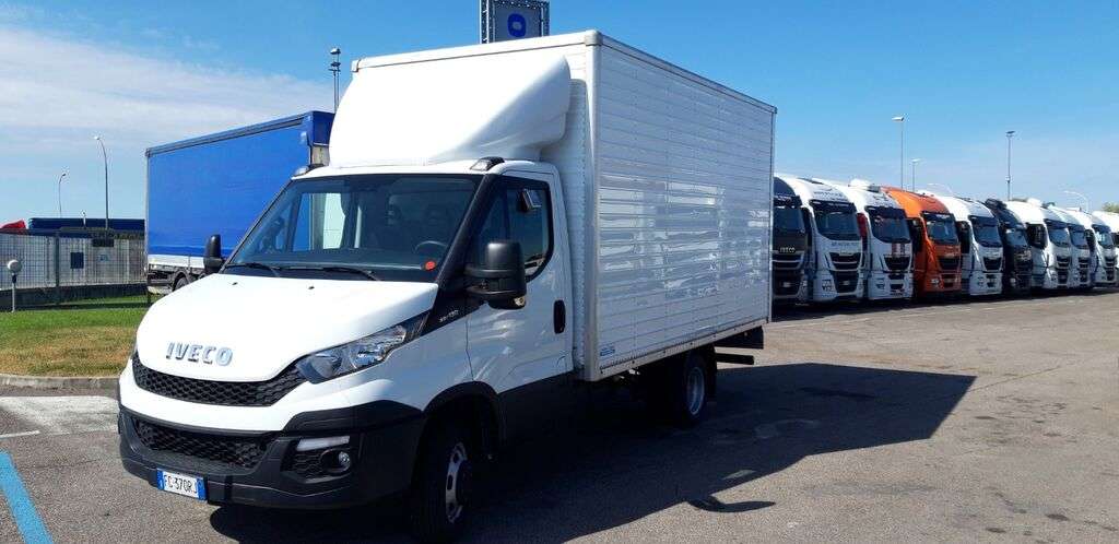 Furgone autocarro IVECO 35C13 - Photo 1