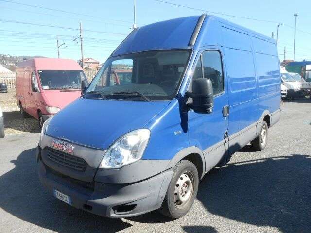 Furgone autocarro IVECO Daily 35S14 - Photo 1