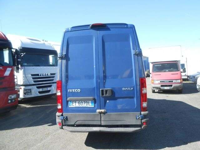 Furgone autocarro IVECO Daily 35S14 - Photo 3