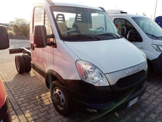 Camion telaio < 3.5t IVECO DAILY 35C15 A TELAIO - Photo 2