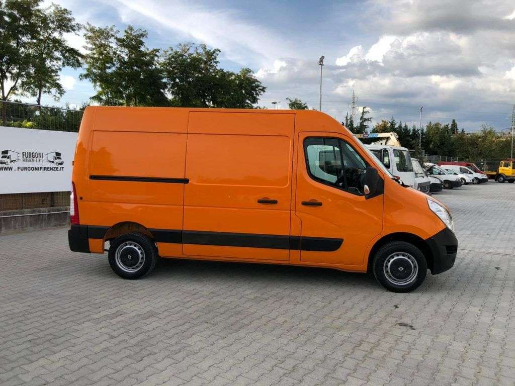 Furgone autocarro RENAULT MASTER - Photo 2