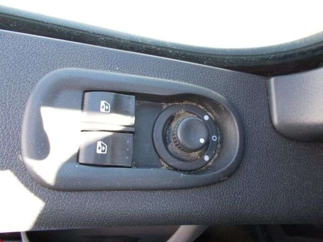 Camion isotermico < 3.5t RENAULT MASTER - Photo 12