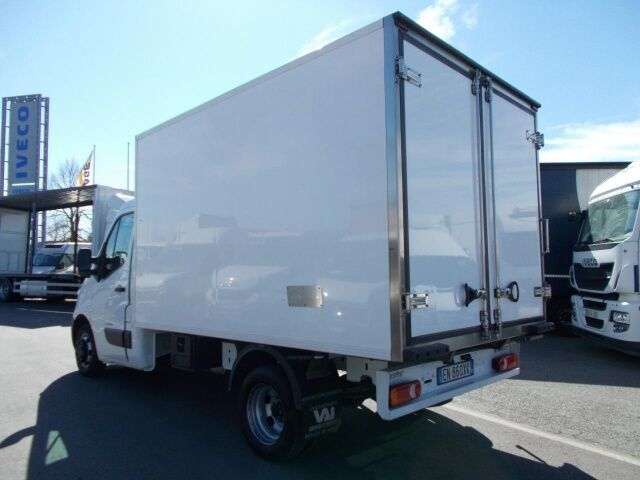 Camion isotermico < 3.5t RENAULT MASTER - Photo 5