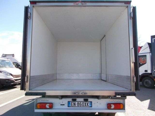 Camion isotermico < 3.5t RENAULT MASTER - Photo 6